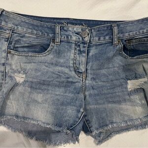 American Eagle Size 12 Blue Distressed Women Shorts with Stretch